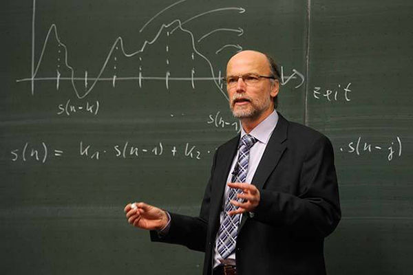 requisitos para ser profesor universitario