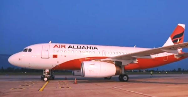 Requisitos para viajar a Albania avión albano