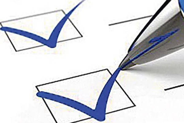 Certificado Vida Laboral hombre haciendo mapa de ideas